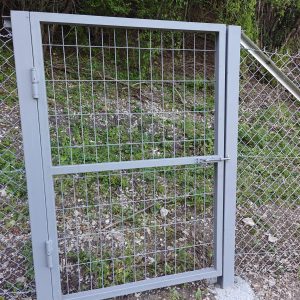 ეზოს საფეხმავლო კარი 2.0მეტრი - 1.0მეტრი